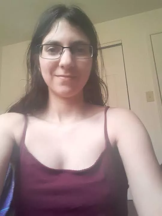 would you fuck my girlfriend? she's 26. kik jonestim1323 if you want her number