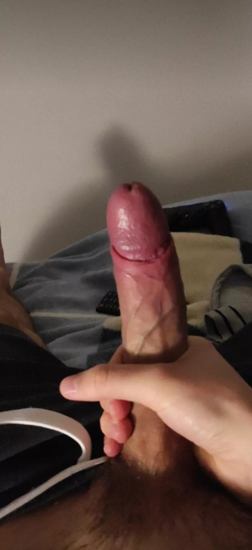 (23) wanna suck a French cock while i play ? 😈😏