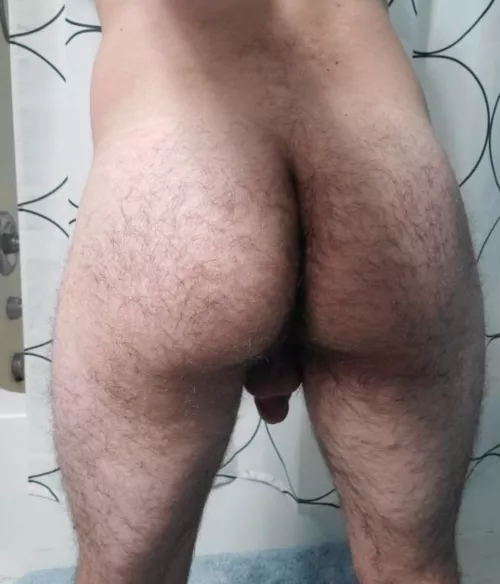 [28] Looking for some company to keep me distracted at work...