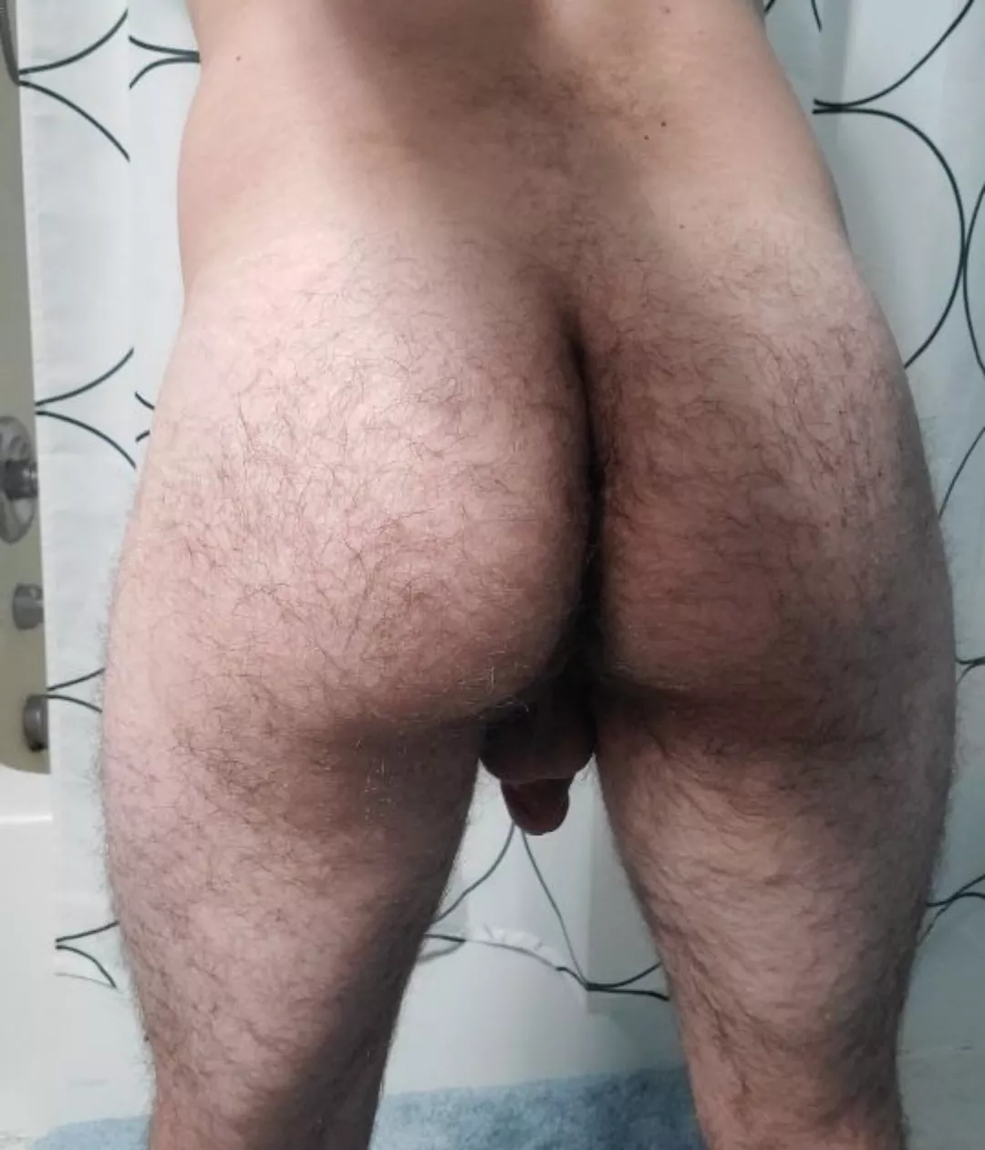 [28] Looking for some company to keep me distracted at work...