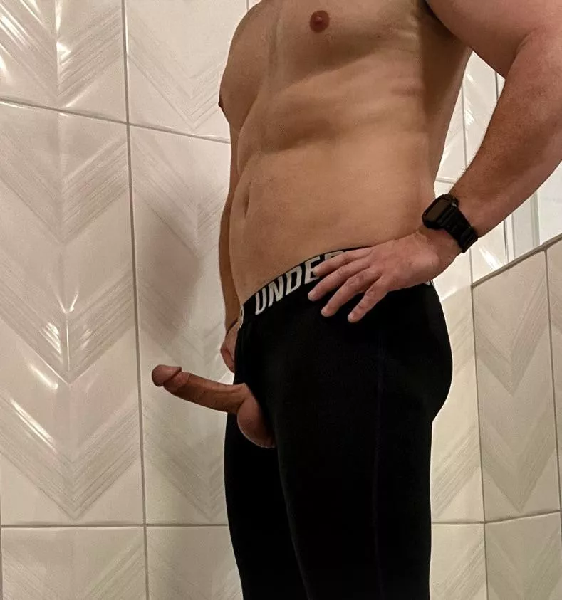 (41) Workout done, need a stress reliever 😏