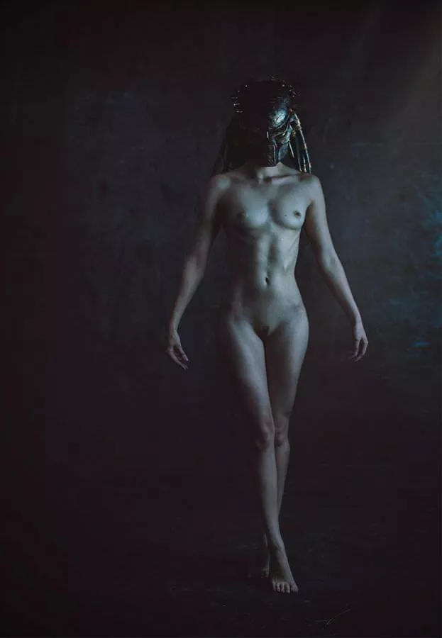 A female predator trained by Yautjas