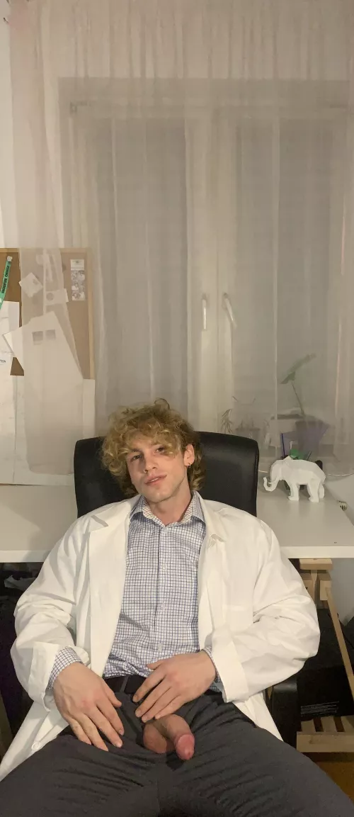 Anyone want to make an appointment with this doc?