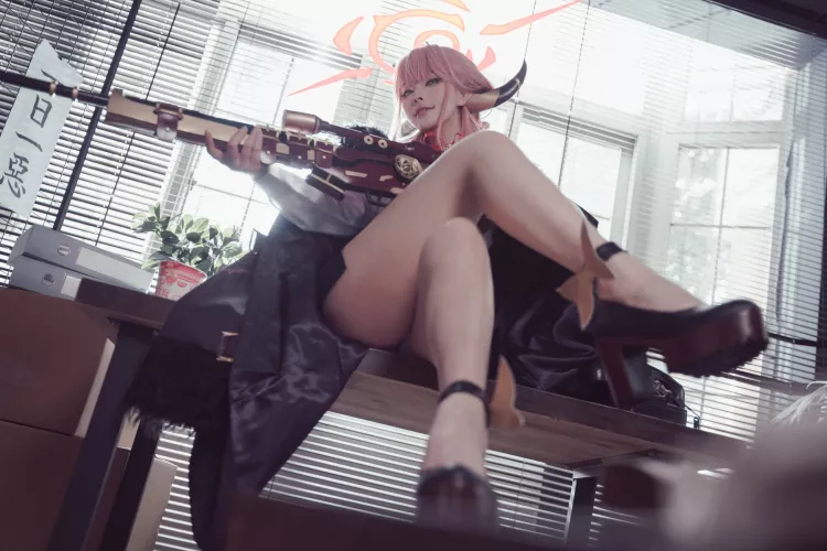 Aru Cosplay (by Lilium725) [Blue Archive]