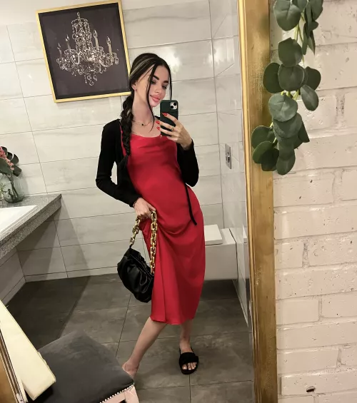 Beautiful face deserves a sexy body