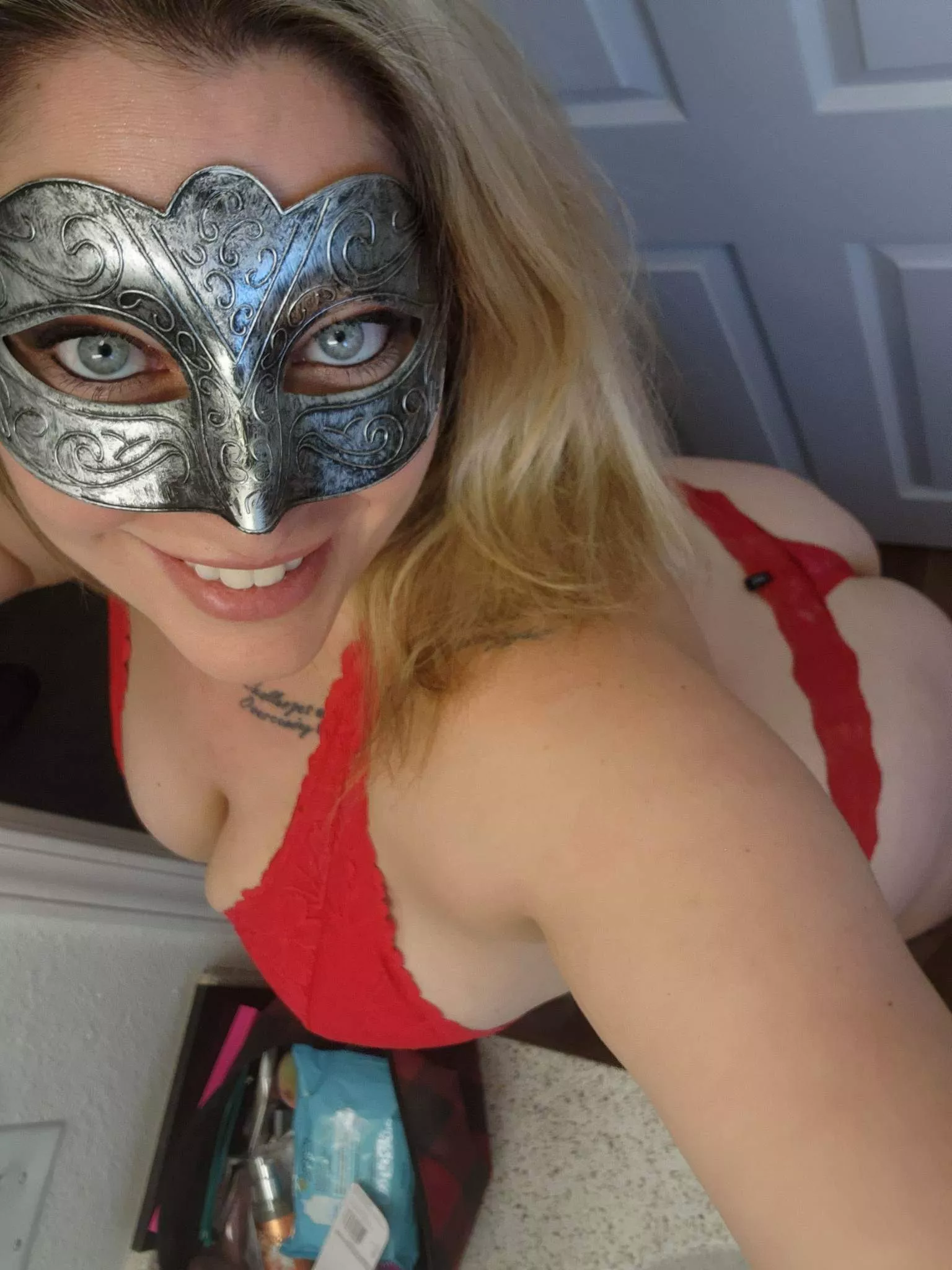 Can never go wrong with a red lacey thong! ❤️🔥