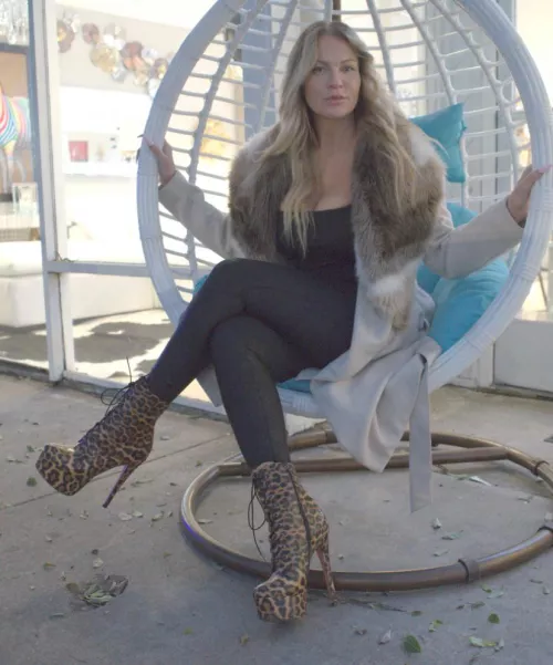 Cougar In Heels 👠