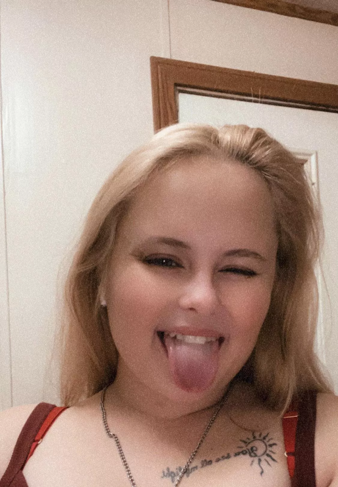 Cum see me with and without clothes for only $5 limited time. Link in comments 😜