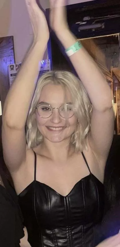 Dm to show me your appreciation 👅