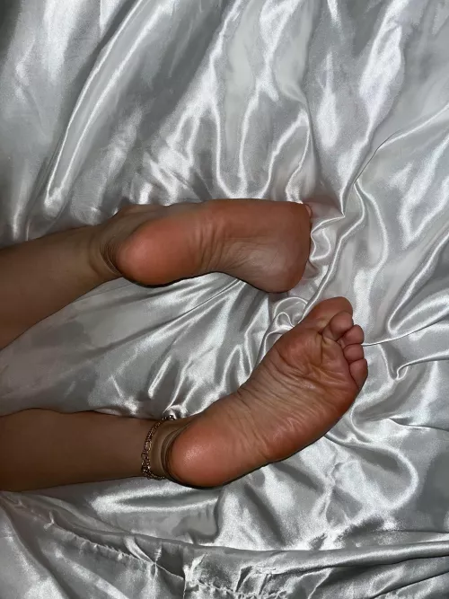 Do you like the colour of my Soles?🦶🏼