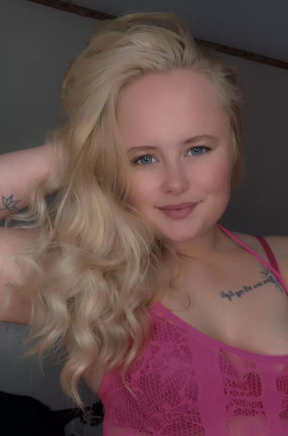 Do you love a blonde? $5 sale link in comments 😝