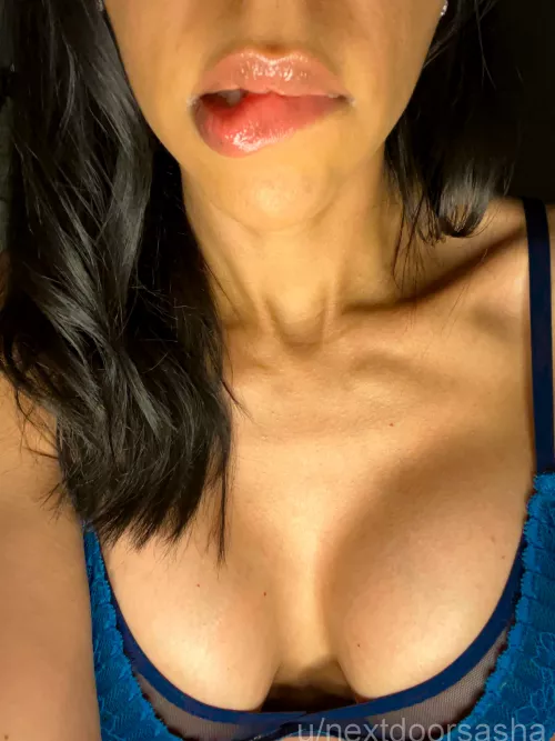 Does it look sexy when I do this?