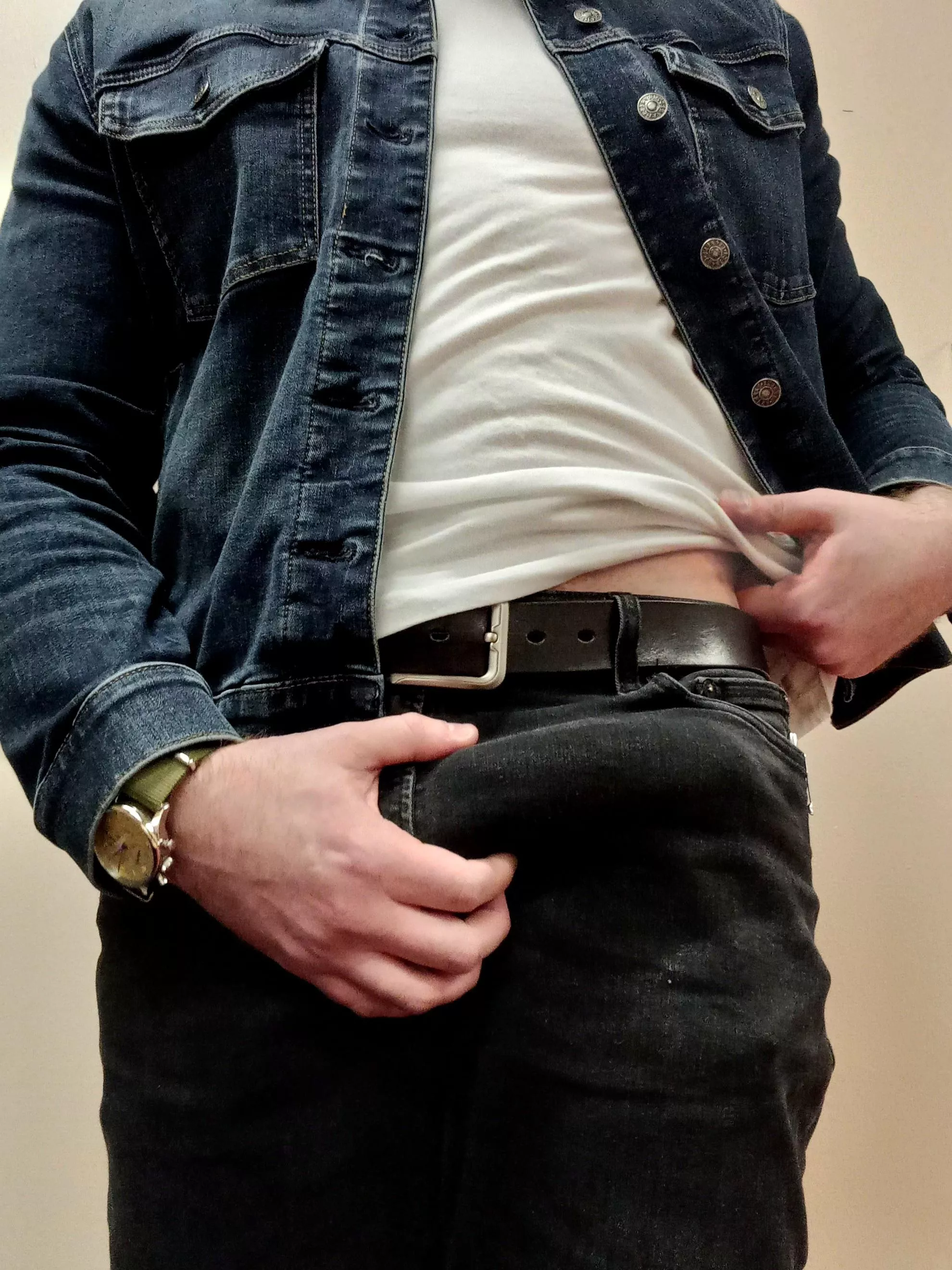 Ever had someone ask you at a bar about your huge cock outline? Well..