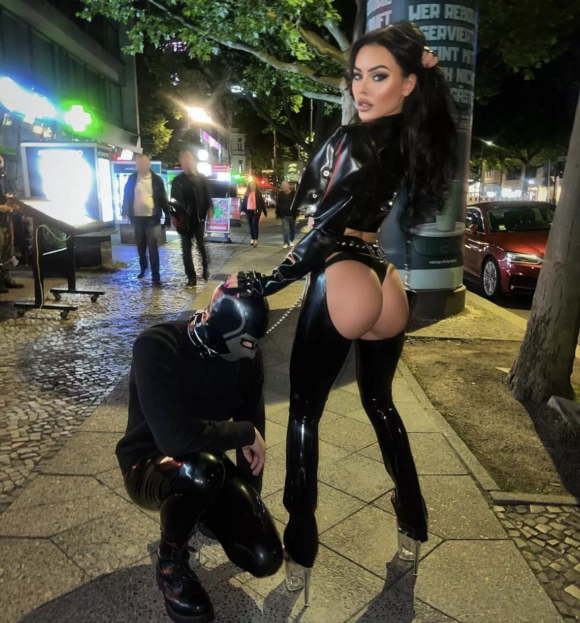 Femdom in public [domme]