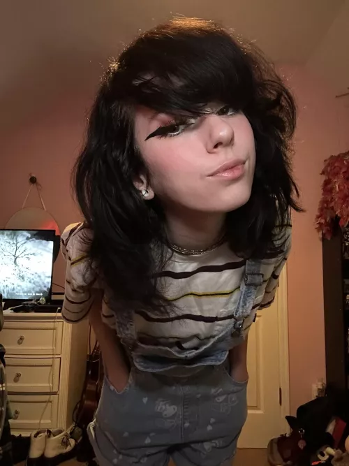 Found my melody short overalls at hot topic 🥺💗