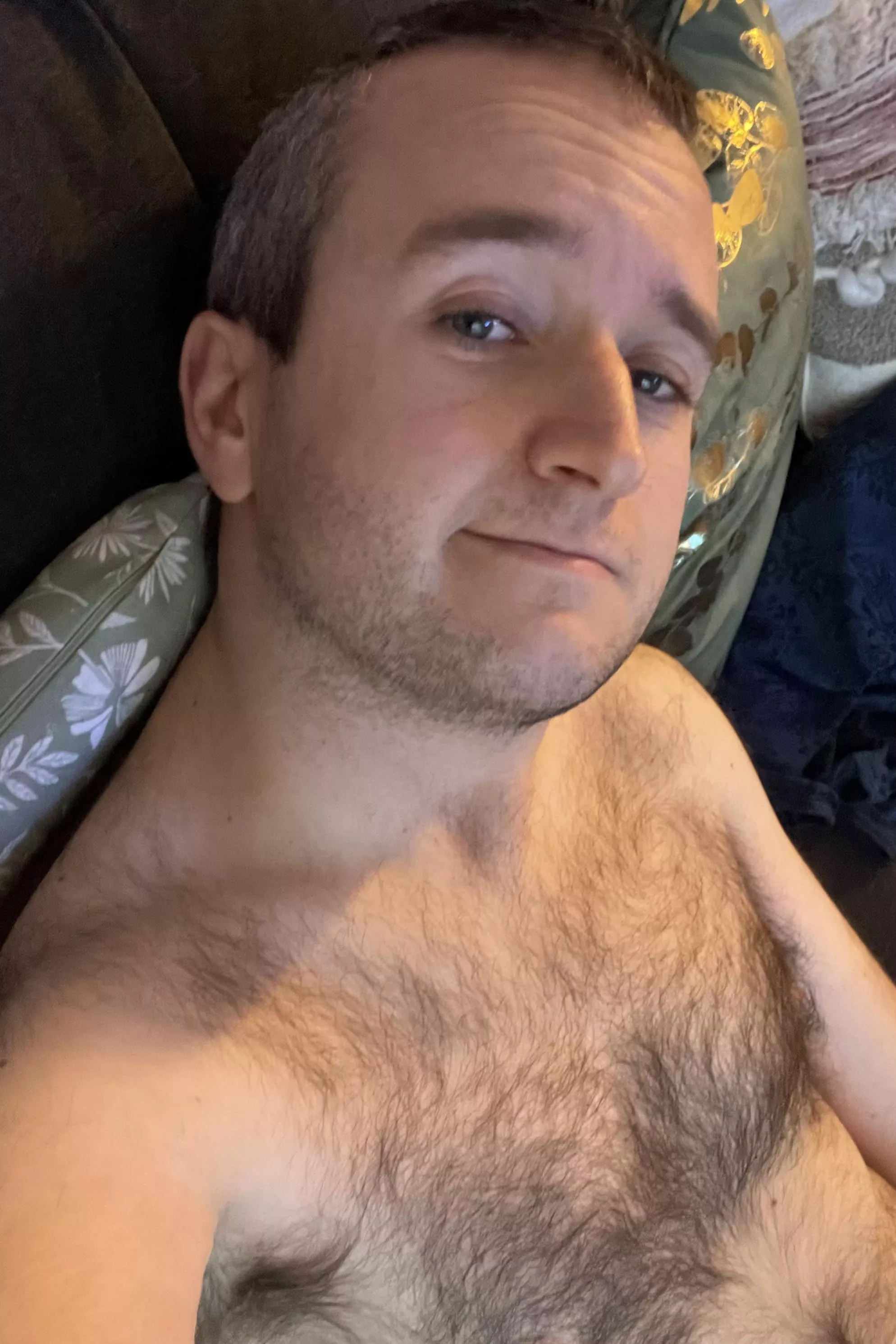 Happy hump day everyone! anyone want a furry hug? 😊