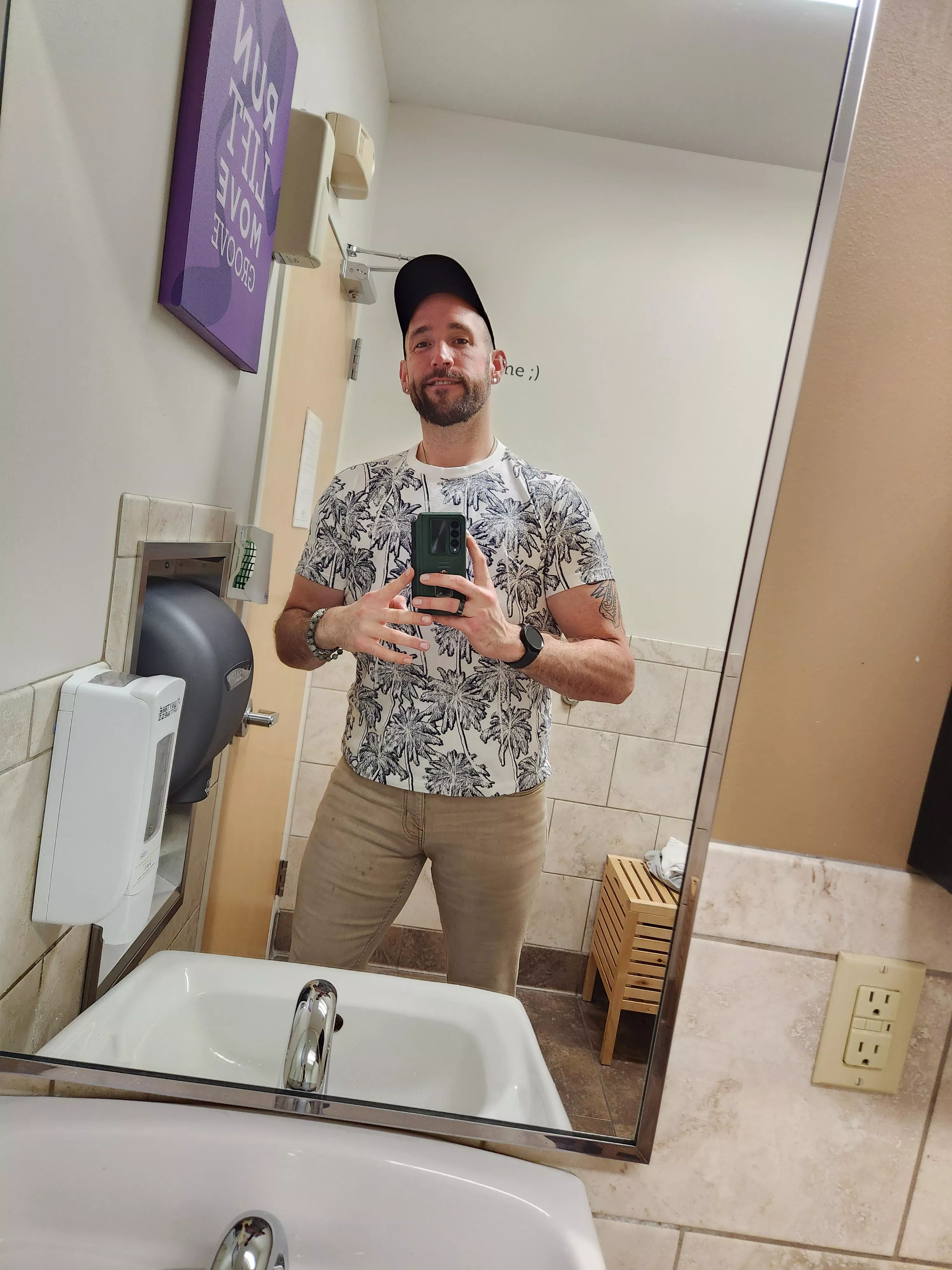 hey! I hope your Wednesday is as saucy and sexy as you are!