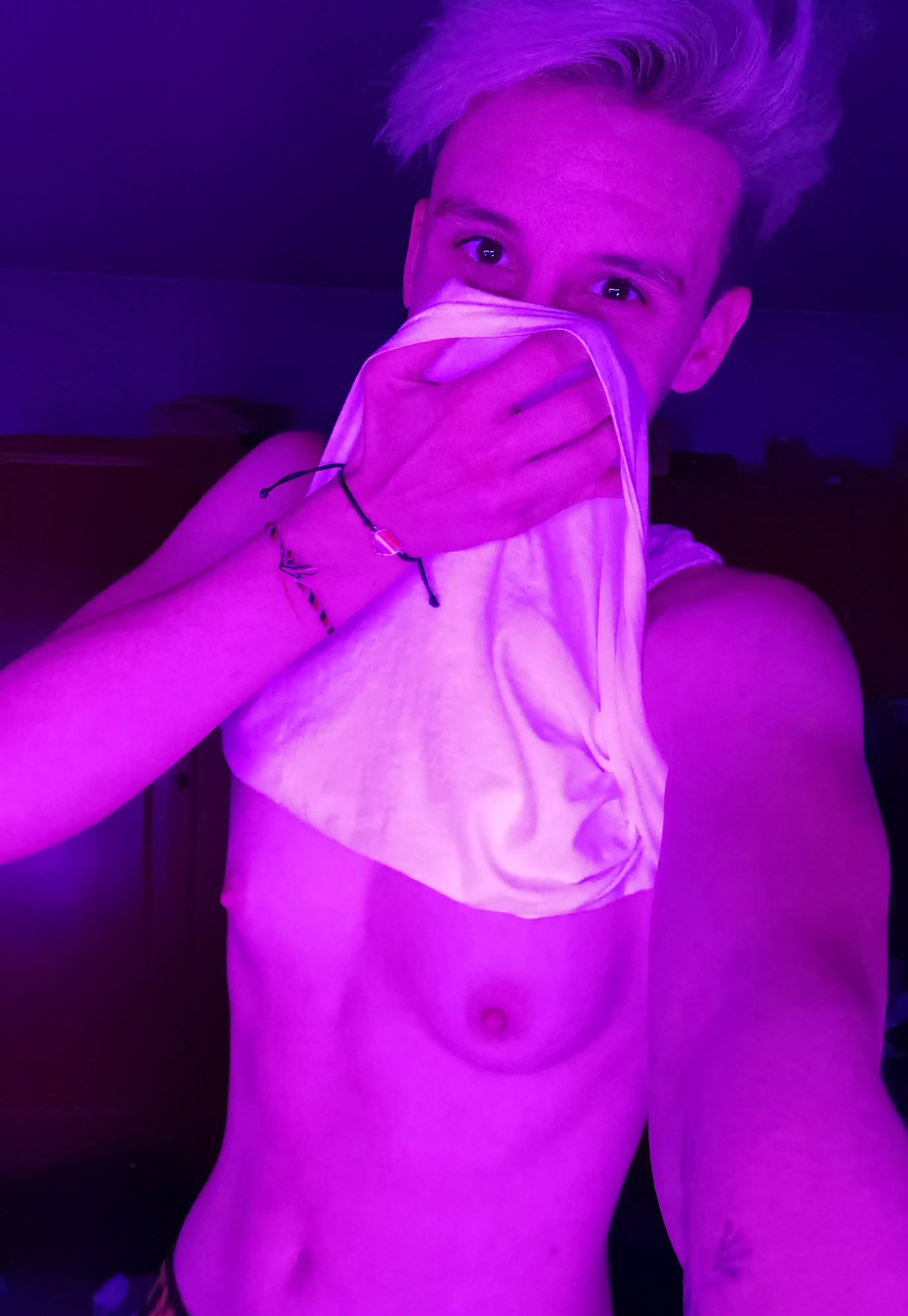 Hmm my shirt smells like... ;)