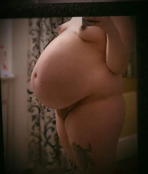 Hold my belly for me? 😮‍💨