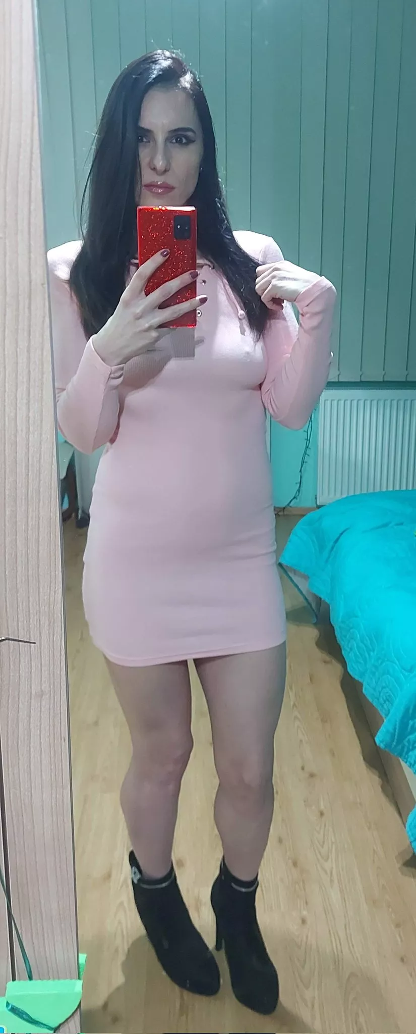 Hope no one notice my pokies, don't fell like wearing a bra today