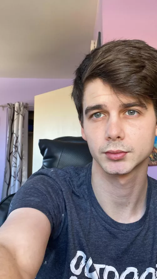 I didn’t mean to take this picture but I like the way I look, so here you go