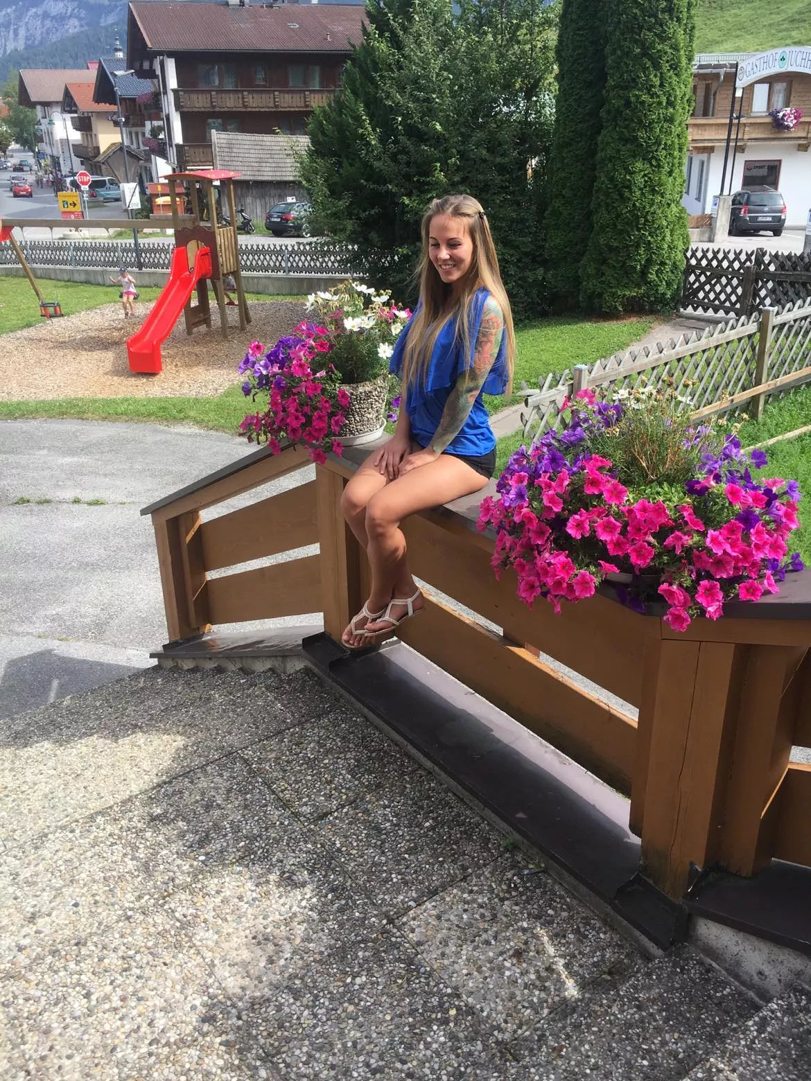 I feel cute here, do you think I look cute?