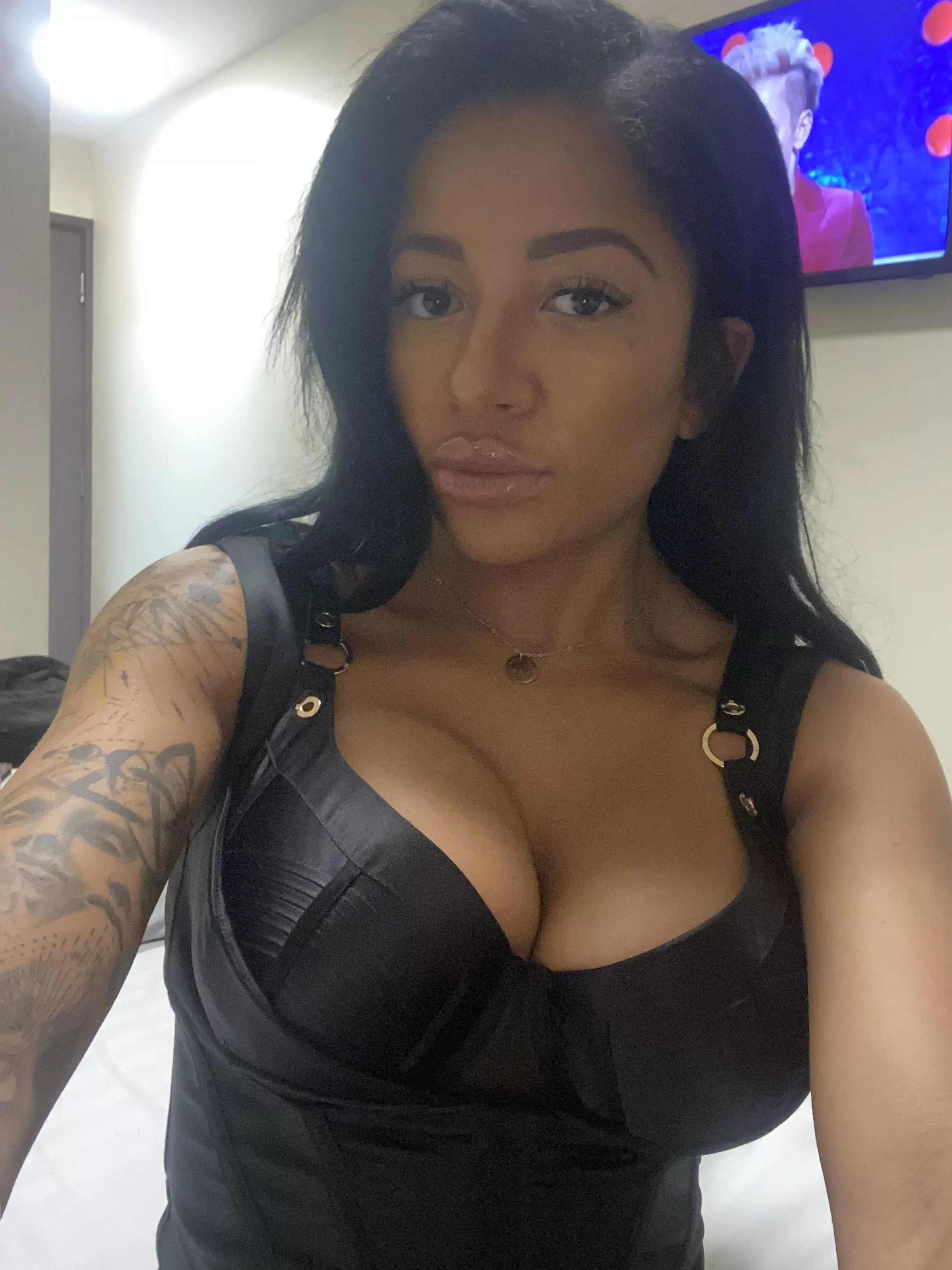 I want to be your little whore?