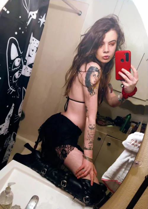 I'm the Hottest and I know it. Resistance is futile in the presence of Divinity.