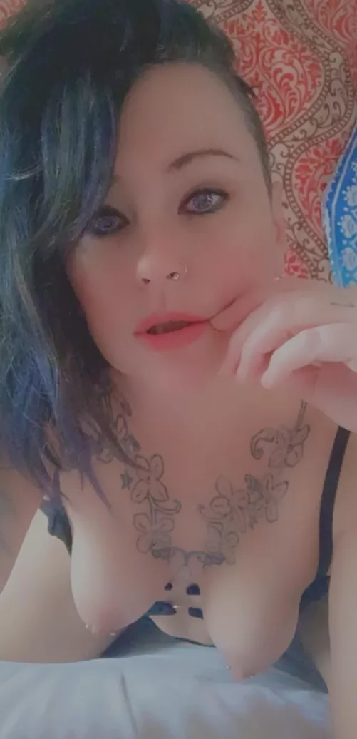 In case you like dangly milf tits...here I am [F]