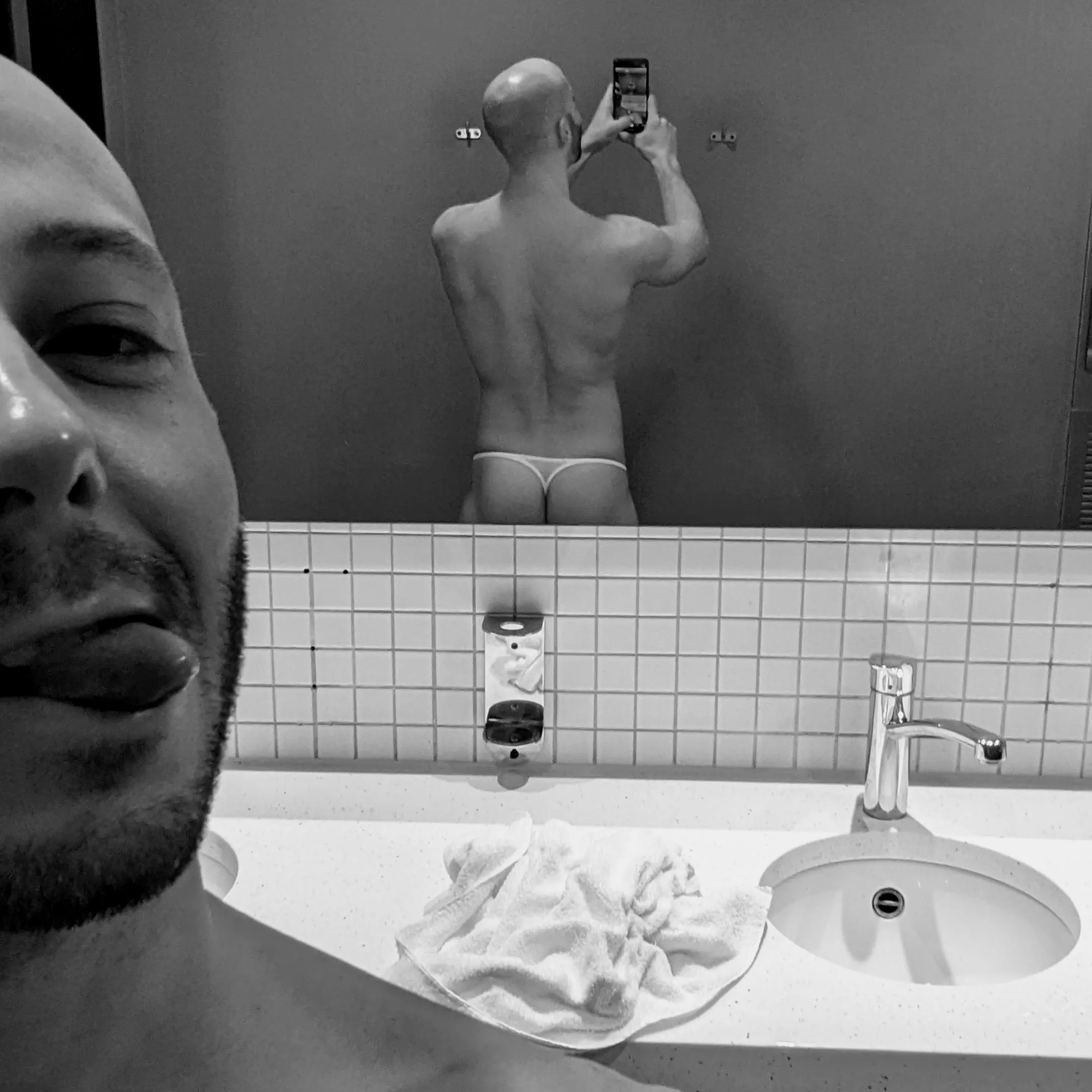 just a quick selfie at the rest room