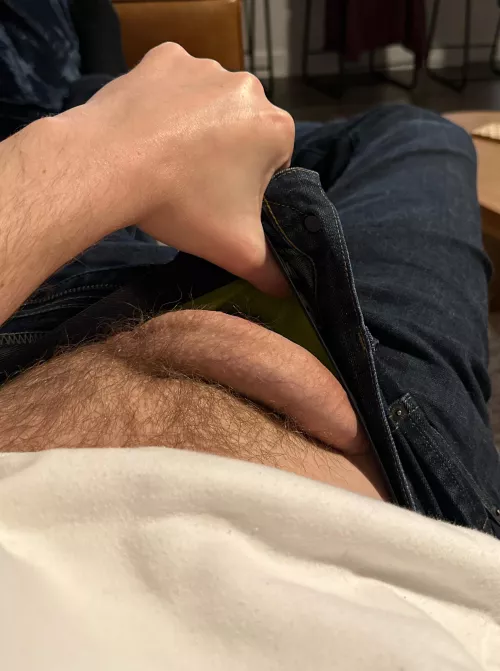 Just got home ready to stroke. Straight curious horny af. jwf_12