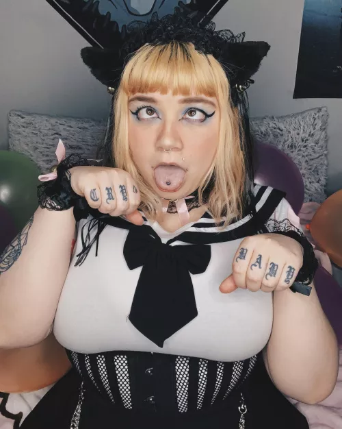 Let me be your neko girl 🥴🐱