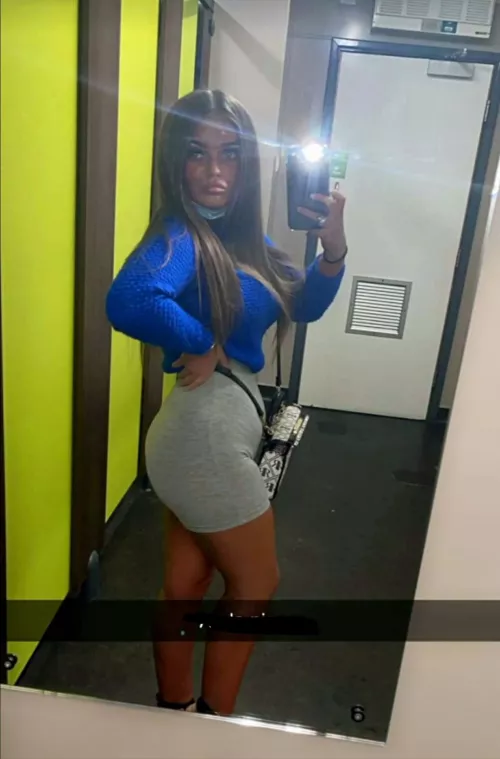 looking lonely in the toilets and needs company