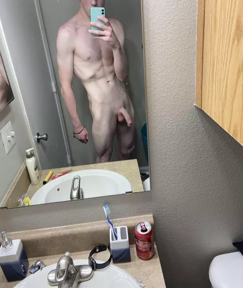 (M) 22 6’7 just curious lmao