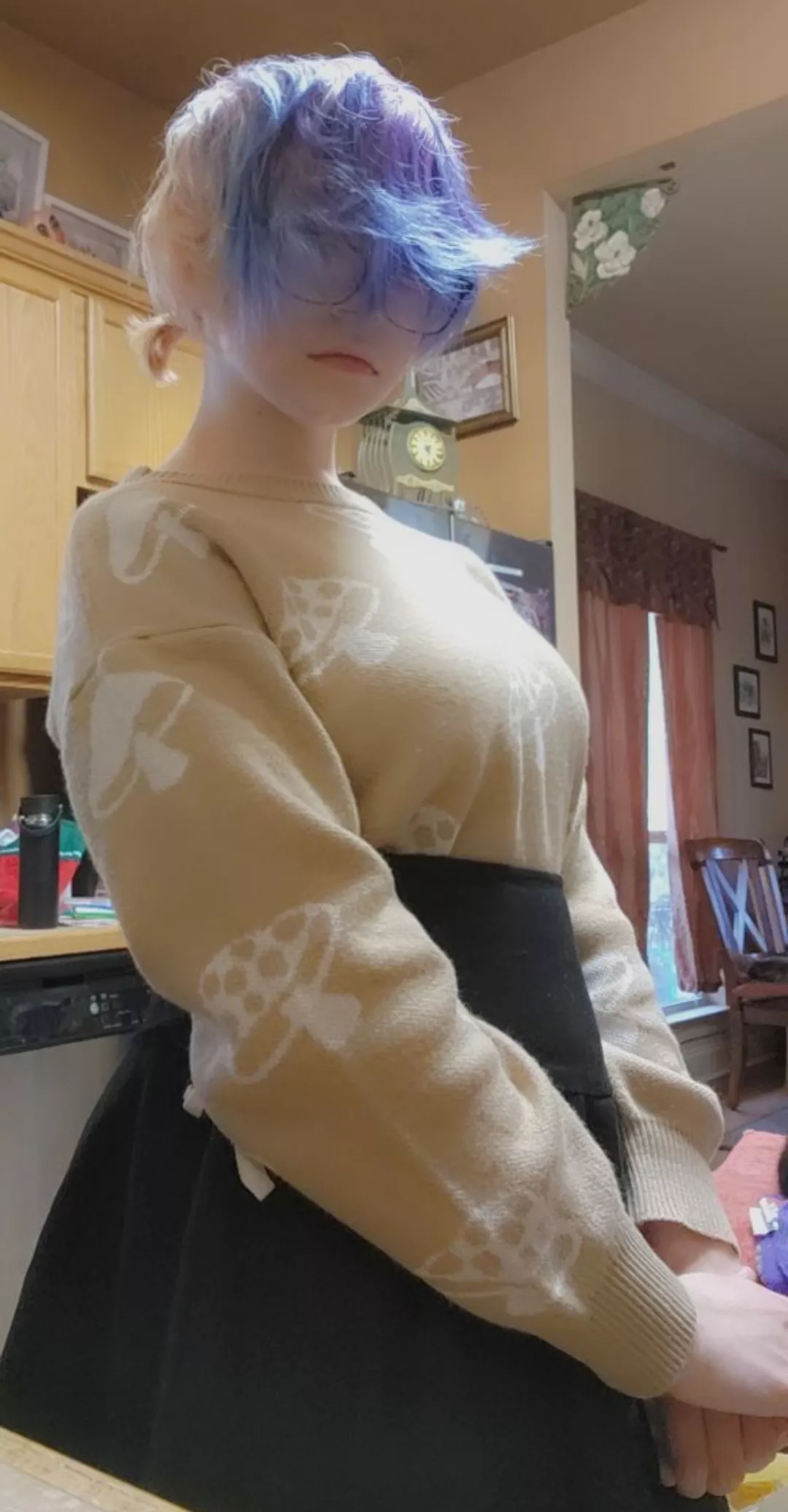 my hair has gotten long enough, I can put it in lil pigtails :D