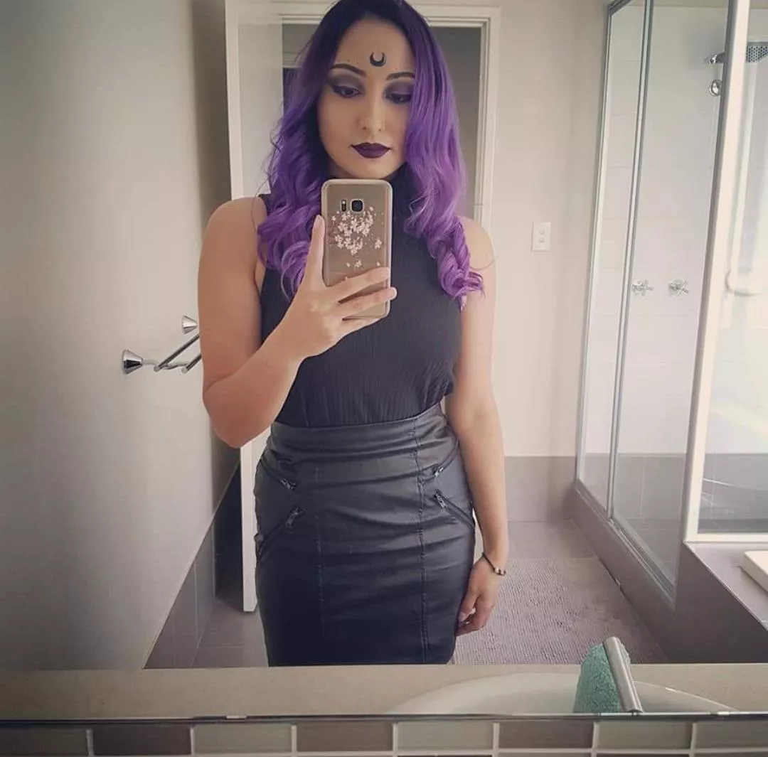 My witch hat was too small for my head 🤦🏽‍♀️💜