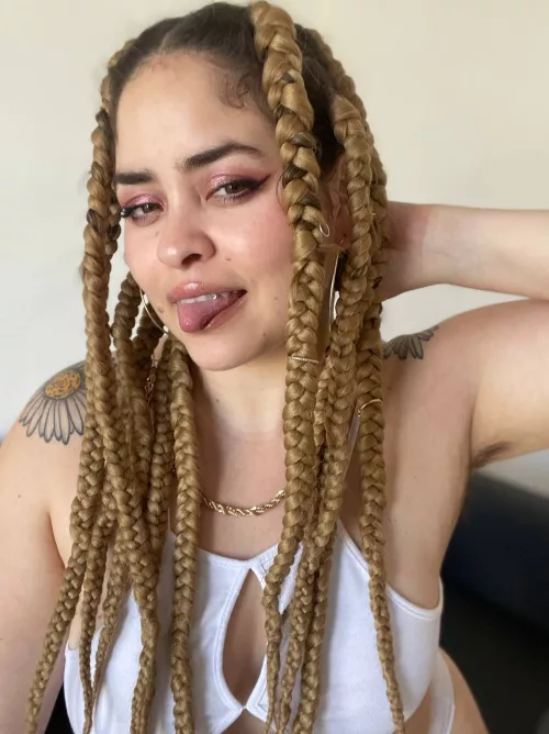 Pretty girl, wild body.