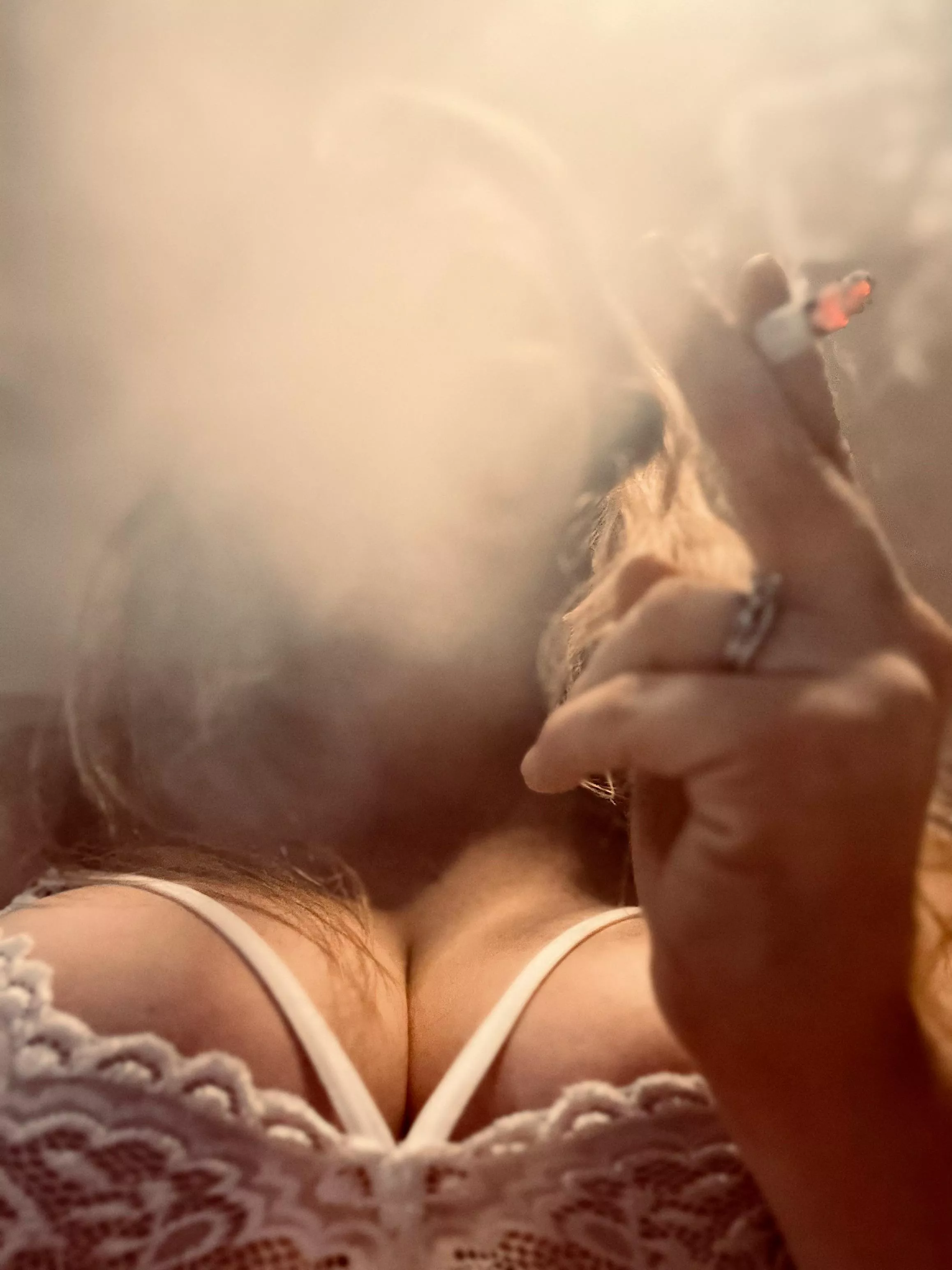 Smokey Kisses ? 😘💋