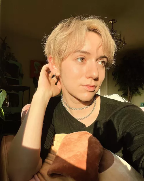 Sun kissed cus I’m pretty 🤭☺️