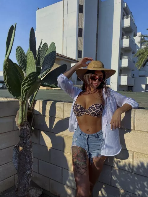 The man who is looking at this photo now cannot sleep peacefully.