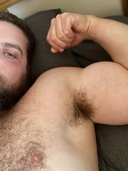 The pits and biceps need some love