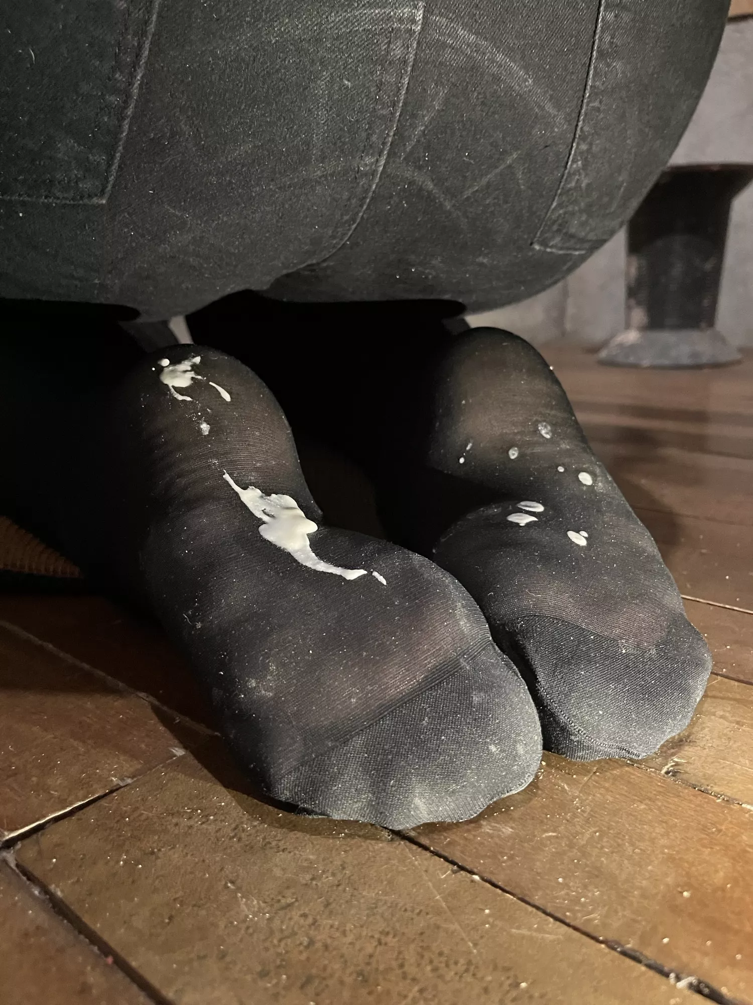 Uh oh~ Maybe this will stain them~💖🤣