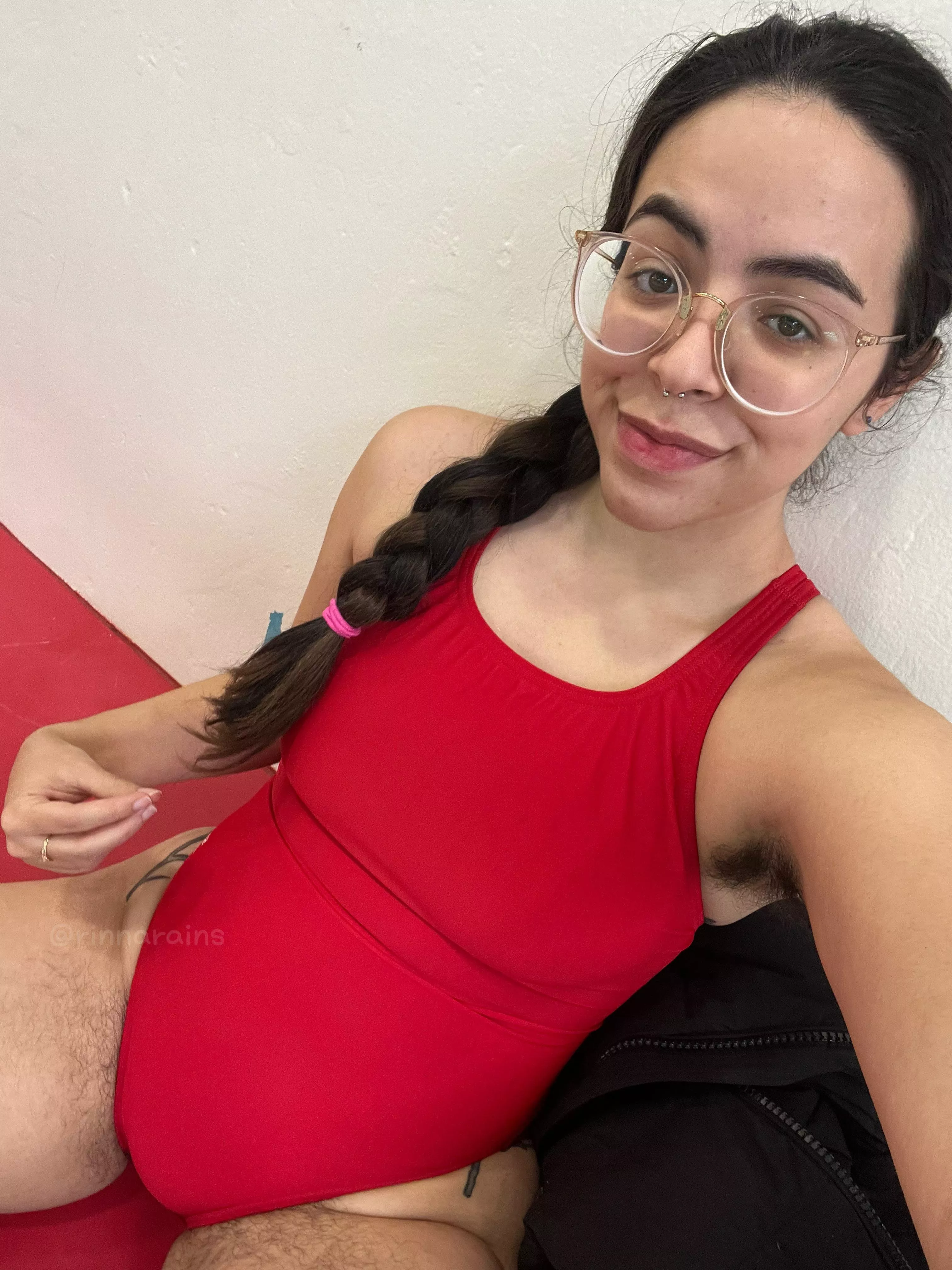 would you let this hairy lifeguard save you? 😘