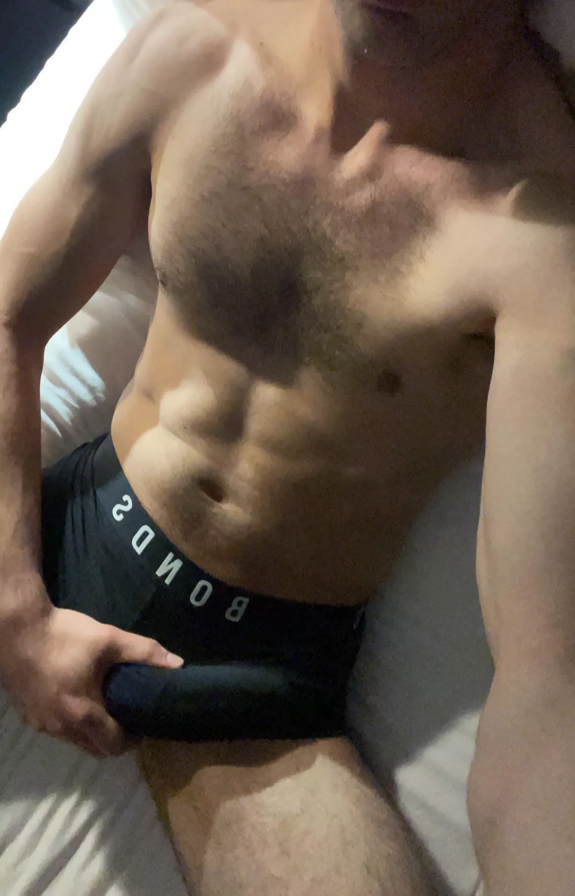 26 dom jock looking for built muscle subs to use. HMU with face and body. Tomlaver2020