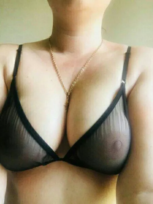 30 y/o wife, trade and stroke, bbw, big ass, tits, hairy, mature, bi + but all body types welcome) send sample tele @kekakekov