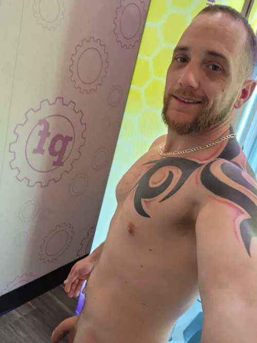 35[M] Abs ✔️ Tan ✔️ now off to slay the day! Let's Go!!