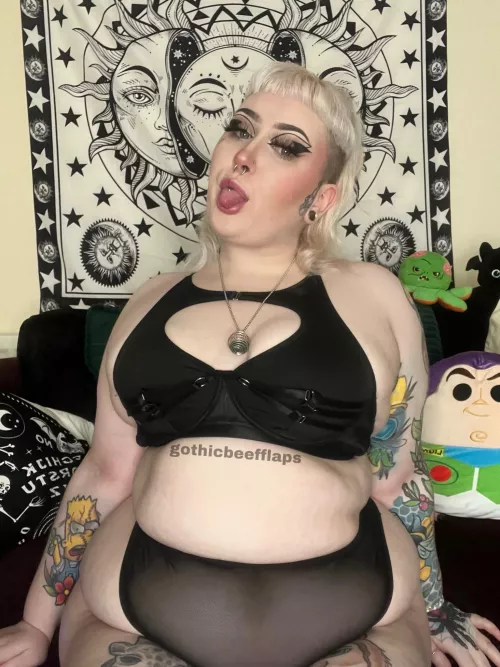 ⚠️ $6 SALE ⚠️𖤐 every hole is a goal on my page!🍩 𖤐 squirter 💦 𖤐 sexting, JOI, genital rates + more!😛