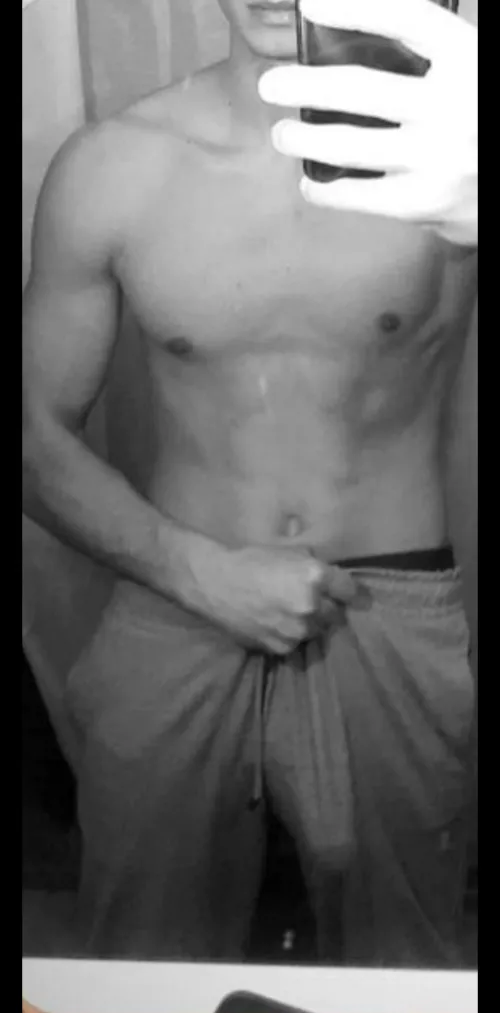 any girl interested to grab my d from the pants