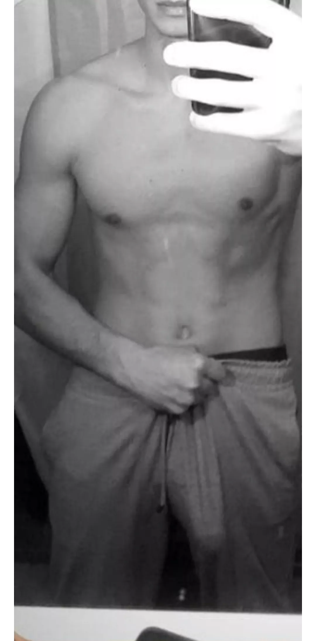 any girl interested to grab my d from the pants