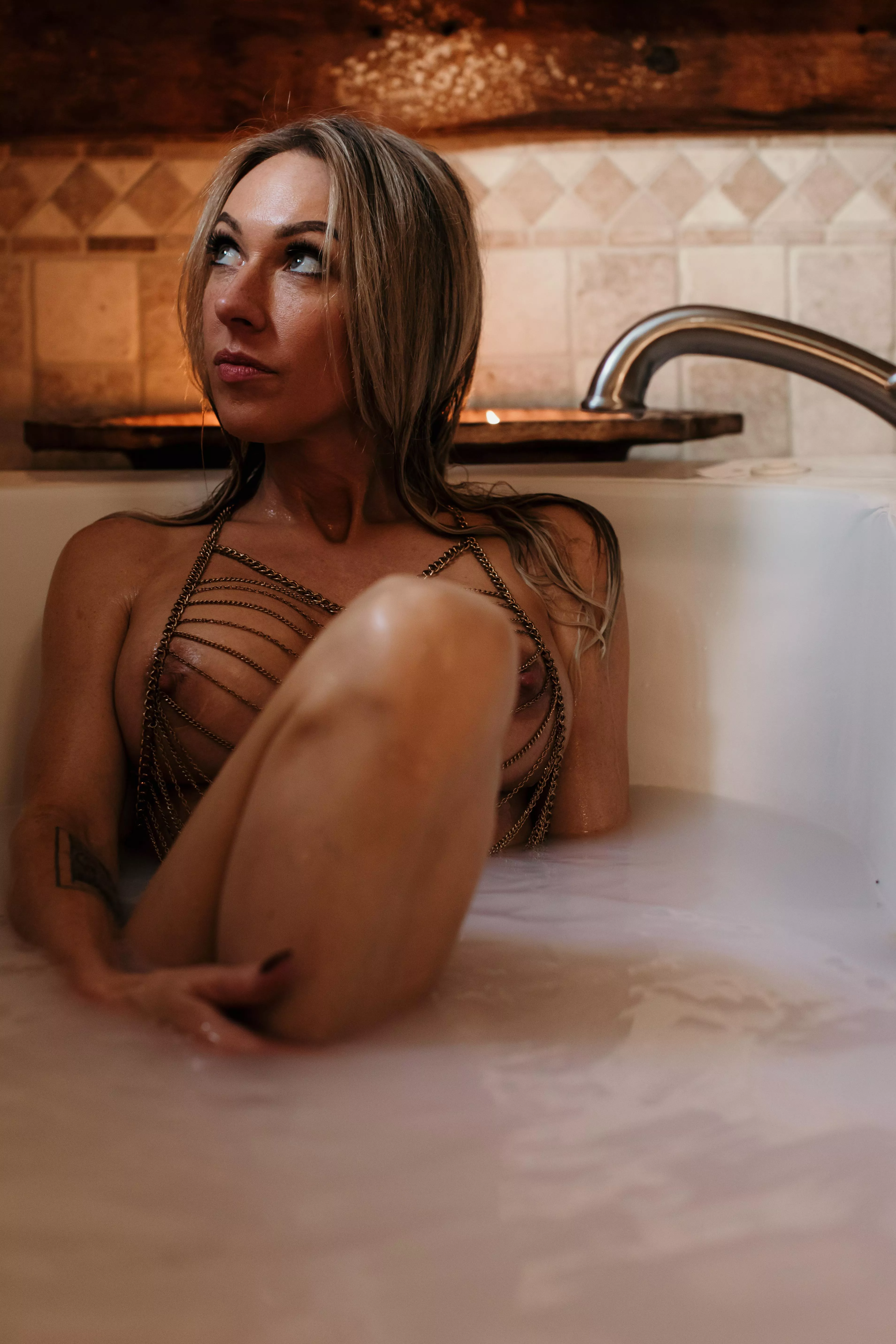 Bathing in chains ⛓️